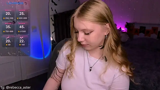 RebeccaAster online show from 10/28/25, 04:09