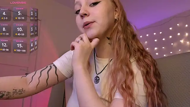 Snapshot of RebeccaAster chatting on 06/02/26, 04:53 RebeccaAster online show from 06/02/26, 04:53