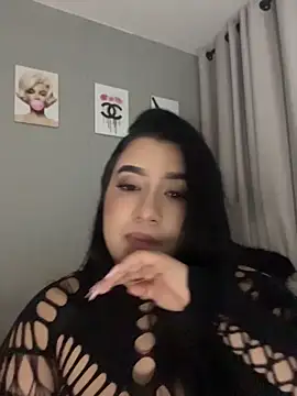 Snapshot of Aliciawhitee chatting on 06/13/26, 02:42 Aliciawhitee online show from 06/13/26, 02:42
