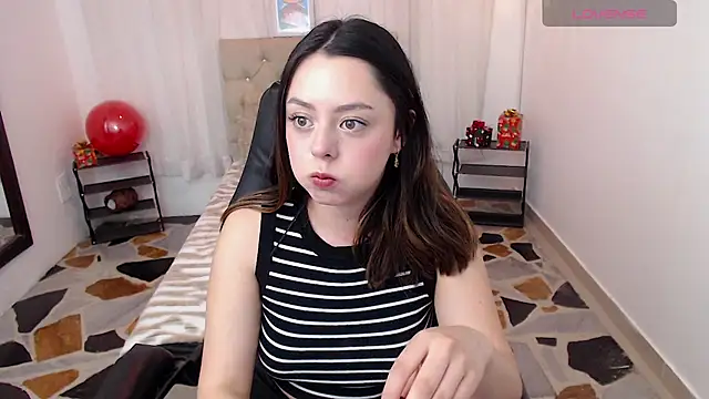 LiaGlow online show from 12/15/25, 10:58