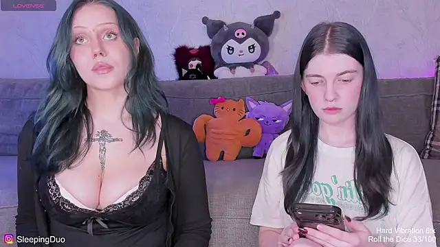 Snapshot of Threesomebabes chatting on 07/10/26, 02:52 Threesomebabes online show from 07/10/26, 02:52