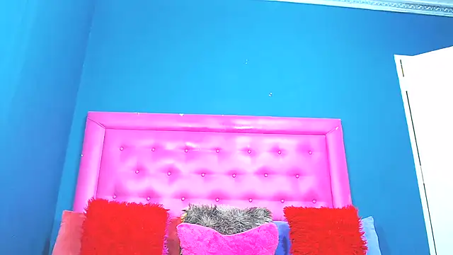 LoloQueen5 online show from 02/15/26, 02:58