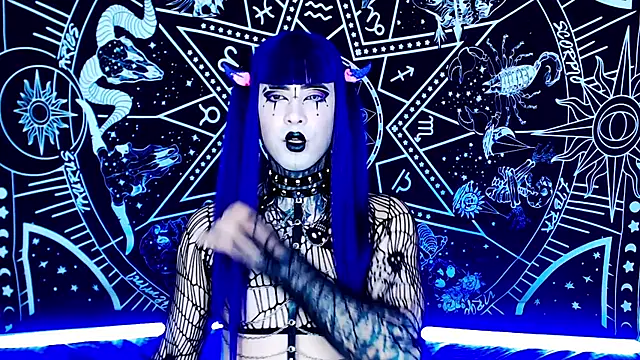 Snapshot of naomi_satan chatting on 12/22/25, 12:40 naomi satan online show from 12/22/25, 12:40