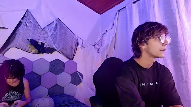 Snapshot of 2006_tgn chatting on 11/07/25, 12:05 2006 tgn online show from 11/07/25, 12:05