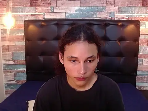 Andrew Landry online show from 10/06/25, 02:58