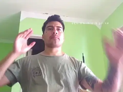 Snapshot of parca13 chatting on 12/16/25, 12:10 parca13 online show from 12/16/25, 12:10