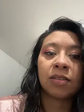 Lincy and hanna online show from 11/20/25, 04:45