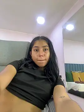 Milaa Star  online show from 03/18/26, 05:43