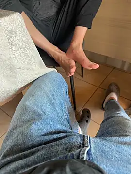 maialexte online show from 04/19/26, 03:22