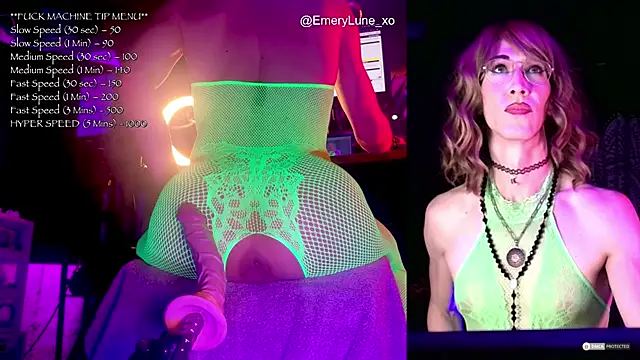 EmeryLune xo online show from 10/22/25, 04:02