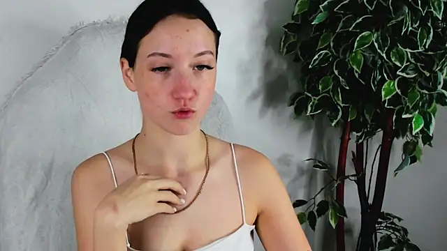 EileenMoores online show from 09/27/25, 10:31