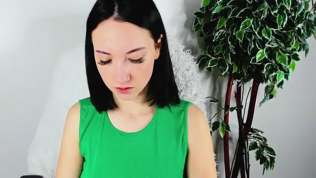 EileenMoores online show from 10/17/25, 12:08