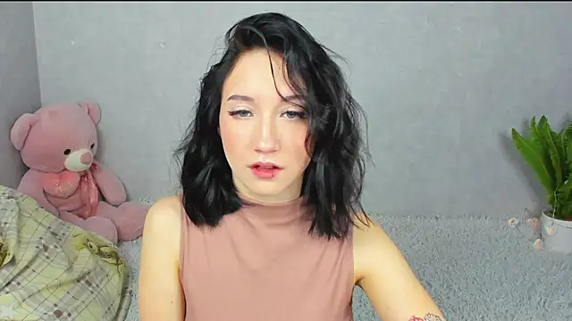 EileenMoores online show from 12/05/25, 05:09