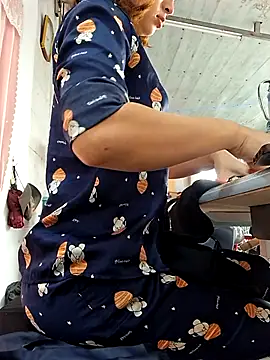 irina hana online show from 12/03/25, 12:40