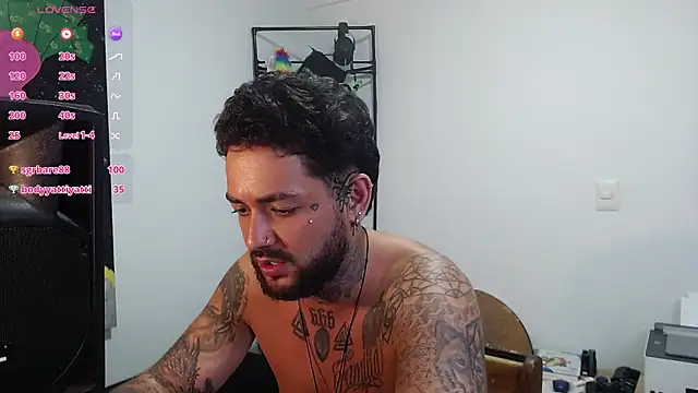 nicolastorres99 online show from 12/17/25, 08:09