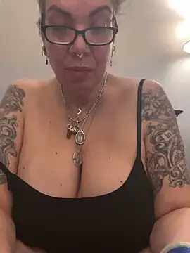 Snapshot of dieseldame1313 chatting on 01/14/25, 01:26 dieseldame1313 online show from 01/14/25, 01:26