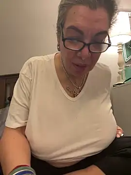 Snapshot of dieseldame1313 chatting on 01/28/25, 11:17 dieseldame1313 online show from 01/28/25, 11:17