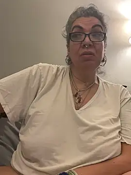 Snapshot of dieseldame1313 chatting on 02/09/25, 04:14 dieseldame1313 online show from 02/09/25, 04:14