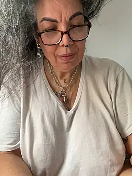 Snapshot of dieseldame1313 chatting on 03/05/25, 07:17 dieseldame1313 online show from 03/05/25, 07:17