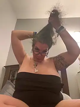 Snapshot of dieseldame1313 chatting on 03/10/25, 05:54 dieseldame1313 online show from 03/10/25, 05:54