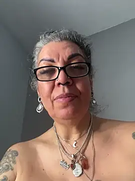 Snapshot of dieseldame1313 chatting on 03/10/25, 08:34 dieseldame1313 online show from 03/10/25, 08:34