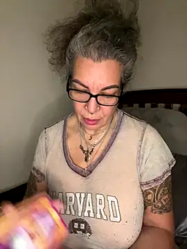 Snapshot of dieseldame1313 chatting on 09/18/25, 08:49 dieseldame1313 online show from 09/18/25, 08:49