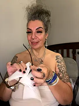 Snapshot of dieseldame1313 chatting on 11/03/25, 09:54 dieseldame1313 online show from 11/03/25, 09:54