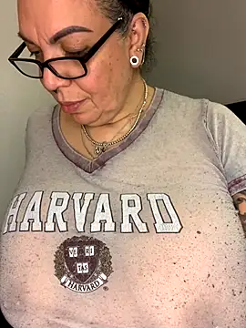 Snapshot of dieseldame1313 chatting on 11/13/25, 05:39 dieseldame1313 online show from 11/13/25, 05:39