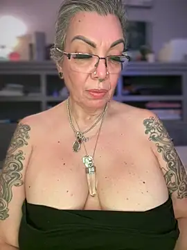 dieseldame1313 online show from 03/06/26, 01:13