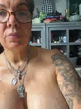 dieseldame1313 online show from 06/29/26, 10:10