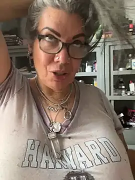 dieseldame1313 online show from 07/08/26, 11:20