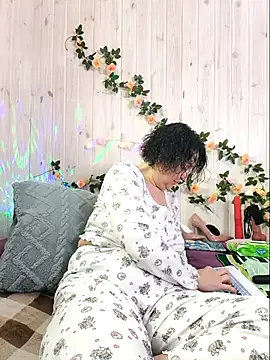 Snapshot of LitisiaLove4551 chatting on 02/23/26, 07:39 LitisiaLove4551 online show from 02/23/26, 07:39