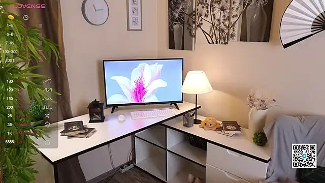 Bonnie Nunez online show from 09/28/25, 10:04