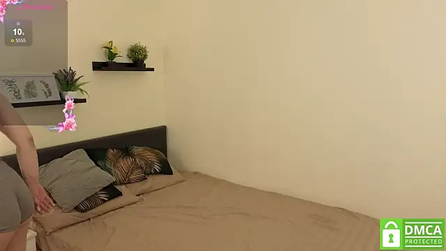 Bonnie Nunez online show from 10/18/25, 06:08