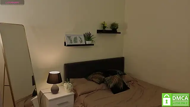 Bonnie Nunez online show from 10/21/25, 06:08