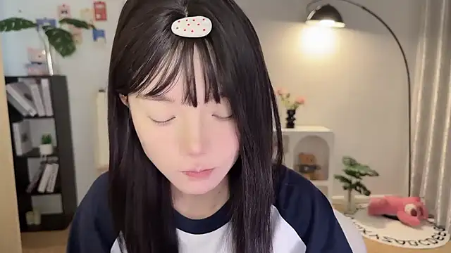 Momo-xx online show from 09/28/25, 12:27