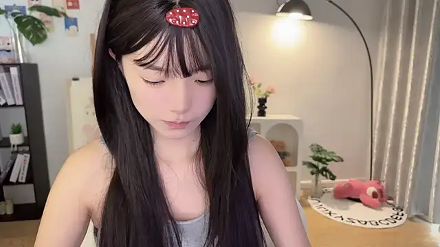 Momo-xx online show from 10/02/25, 12:06