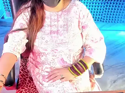 Snapshot of ShylaGill chatting on 09/24/25, 03:04 ShylaGill online show from 09/24/25, 03:04