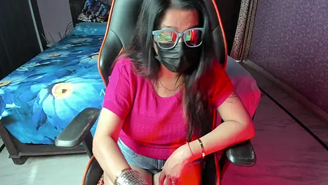 Snapshot of ShylaGill chatting on 10/04/25, 10:46 ShylaGill online show from 10/04/25, 10:46