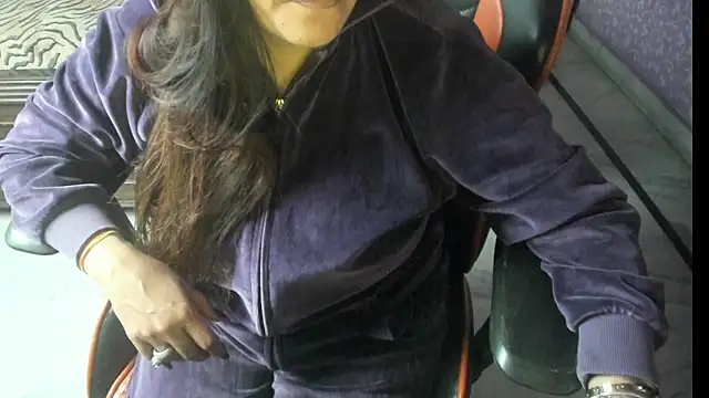 ShylaGill online show from 12/18/25, 08:26