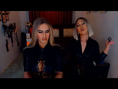 Snapshot of MystiqueQueen chatting on 10/19/25, 07:14 MystiqueQueen online show from 10/19/25, 07:14