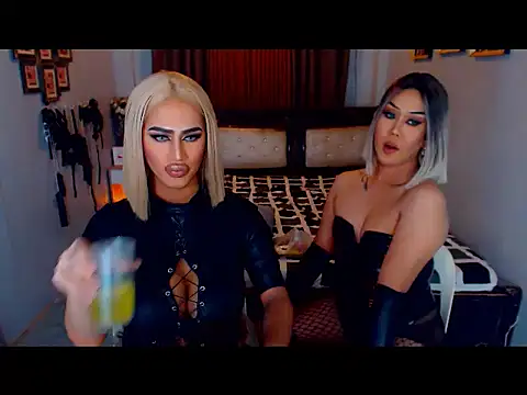 Snapshot of MystiqueQueen chatting on 10/27/25, 08:46 MystiqueQueen online show from 10/27/25, 08:46