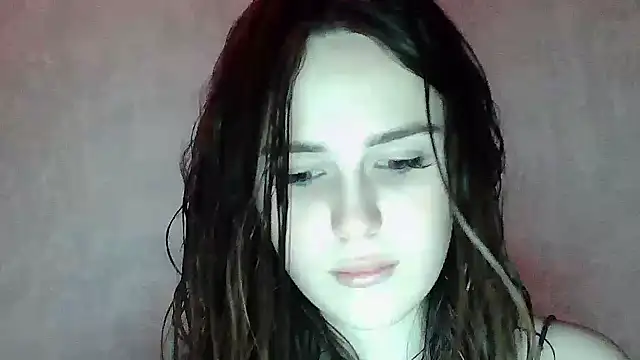 SweetLoraa online show from 04/06/26, 07:26