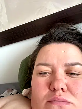 Snapshot of SunnyLeila2101 chatting on 09/10/25, 09:42 SunnyLeila2101 online show from 09/10/25, 09:42