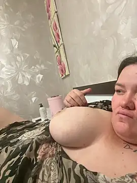 Snapshot of SunnyLeila2101 chatting on 09/11/25, 07:03 SunnyLeila2101 online show from 09/11/25, 07:03