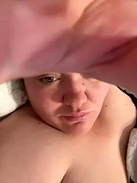 Snapshot of SunnyLeila2101 chatting on 09/16/25, 08:43 SunnyLeila2101 online show from 09/16/25, 08:43