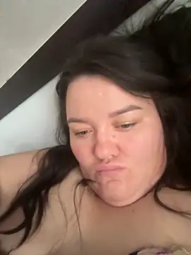 Snapshot of SunnyLeila2101 chatting on 09/18/25, 10:06 SunnyLeila2101 online show from 09/18/25, 10:06