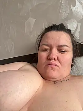 Snapshot of SunnyLeila2101 chatting on 10/05/25, 07:07 SunnyLeila2101 online show from 10/05/25, 07:07