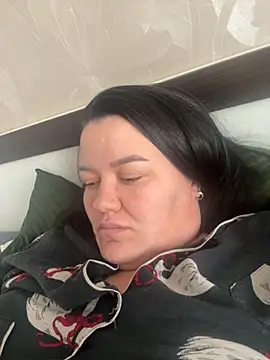 Snapshot of SunnyLeila2101 chatting on 10/16/25, 09:10 SunnyLeila2101 online show from 10/16/25, 09:10