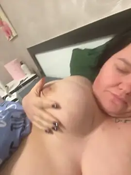 Snapshot of SunnyLeila2101 chatting on 11/02/25, 09:50 SunnyLeila2101 online show from 11/02/25, 09:50